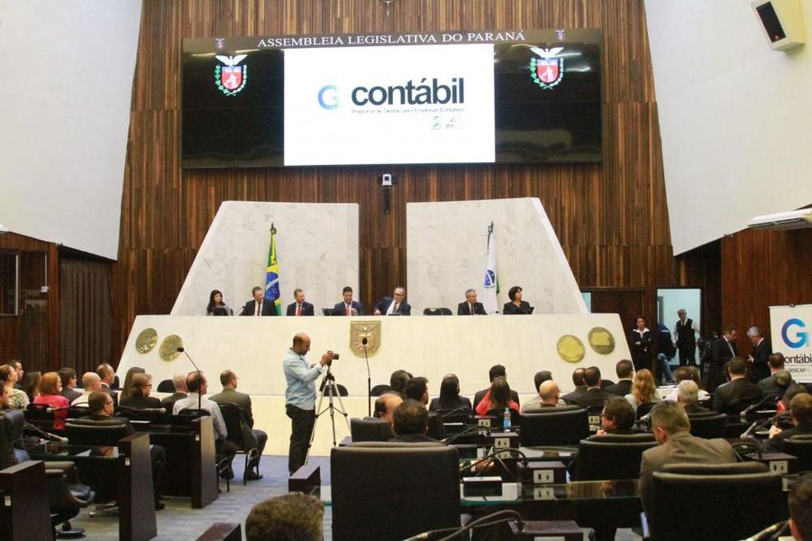 Sessão Solene em Homenagem aos Empresários Contábeis Paranaenses