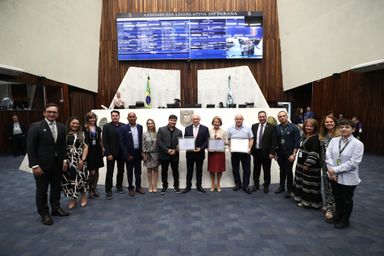 Grande Expediente celebra os 40 anos da Central 156 de Curitiba