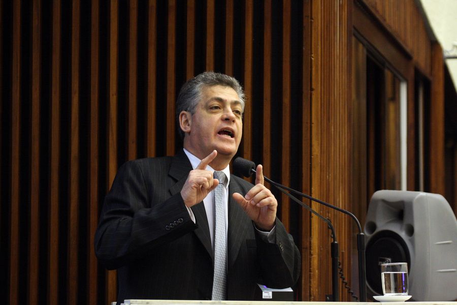 Péricles de Mello
