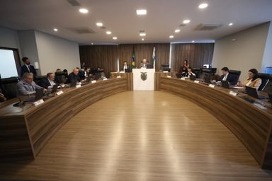 CCJ extraordinária aprova propostas que redefinem gestão universitária, hospitais e a estrutura administrativa do Estado