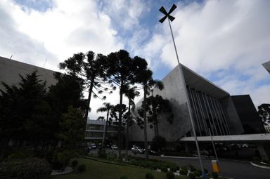 Assembleia começa a votar projeto que cria a licença qualificação para servidores do Executivo