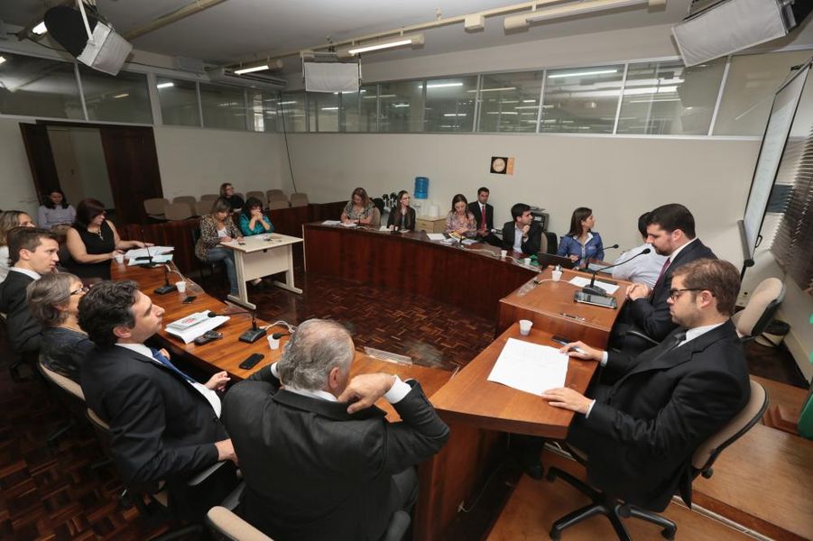 Comissão de Revisão do Regimento Interno faz reunião nesta segunda-feira (31) na Sala das Comissões da Alep.