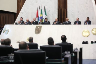 Sessão solene comemora os 120 anos do Grande Oriente do Paraná e dá posse para nova diretoria da Confederação Maçônica do Brasil