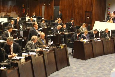 Deputados aprovam nove projetos e adiam discussão da proposição em homenagem a Zumbi dos Palmares