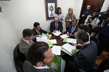 Comissão analisa projetos que destacam a cultura e tradição de diversas regiões do Paraná
