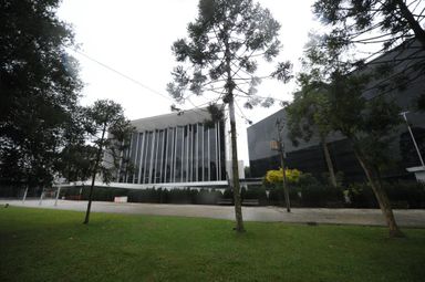 Deputados concluem nesta segunda-feira (9) votação de projeto que autoriza subsídios a hospitais