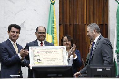 Presidente da Igreja do Evangelho Quadrangular, pastor Marcos Amorim, recebe título de Cidadão Be-nemérito do Paraná