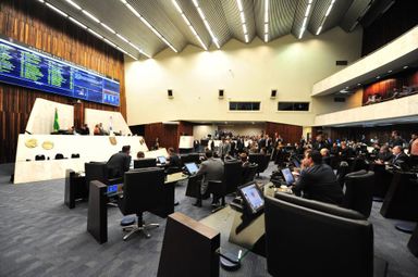 Deputados aprovam cinco projetos durante a sessão plenária desta terça-feira (5)