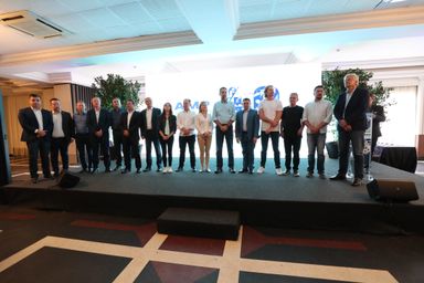 Deputados destacam programa com 16 mil vagas gratuitas de pós-graduação a servidores municipais