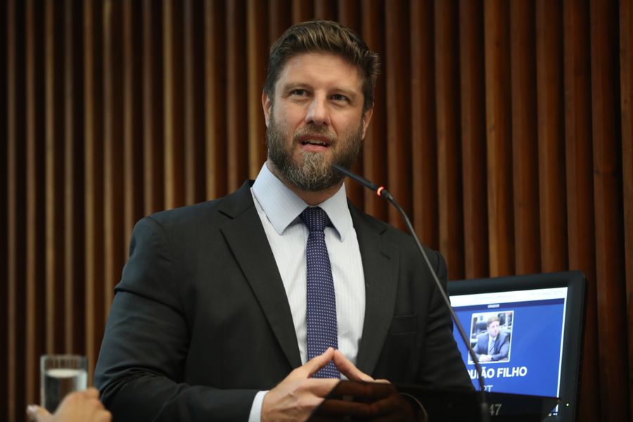 requião filho educação