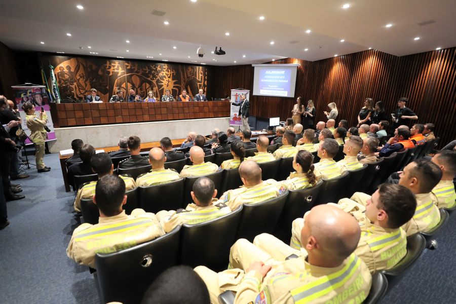 homenagem bombeiros