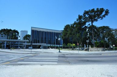 Assembleia vota atendimento exclusivo a idosos e portadores de necessidades especiais em agências bancárias