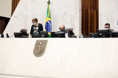 Segue para sanção projeto que autoriza o funcionamento de até 200 Colégios Cívico-Militares no Paraná