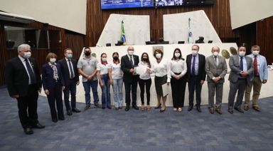 Mulheres produtoras de café especial recebem homenagem da Assembleia Legislativa pelo trabalho pioneiro