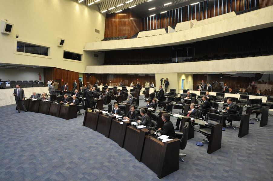 Visão geral do plenário durante a sessão desta quarta-feira (02).