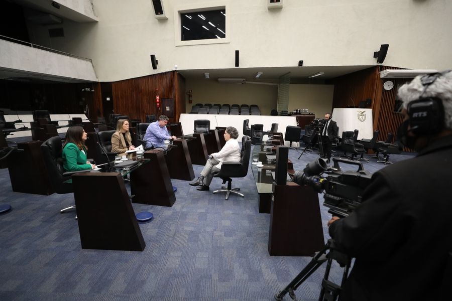 assembleiaentrevistavacina