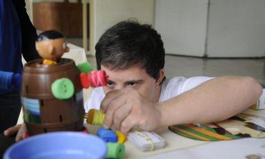 Lei aprovada pela Assembleia cria data para valorizar pessoas com trissomia cromossômica
