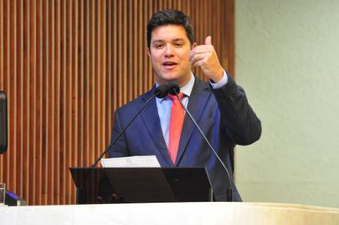Guto Silva diz que empresas terão que cumprir obrigações e melhorar serviços de telefonia e internet móvel
