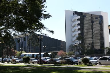 Projeto que prevê aumento real no Salário Mínimo Regional volta a ser debatido na Assembleia