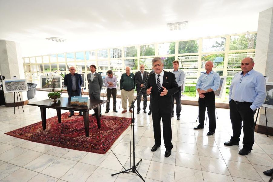  Exposição de fotos "Tropeirismo e os Campos Gerais" e  Lançamento do Livro "Tropeirismo e Geodiversidade no Paraná"