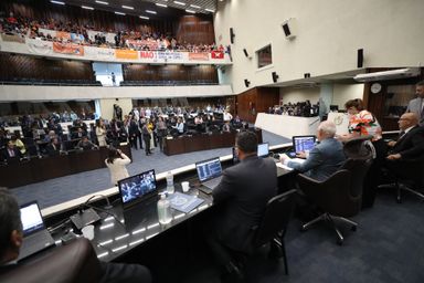 Projeto que trata da venda de ações da Copel é aprovado em 1º turno