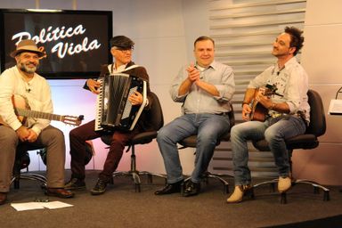 Ney Leprevost canta e abre o coração no "Política e Viola" deste sábado (14)