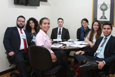 Parlamento Universitário tem uma pauta com 27 projetos de lei para votação em Plenário, nesta quinta-feira (9)
