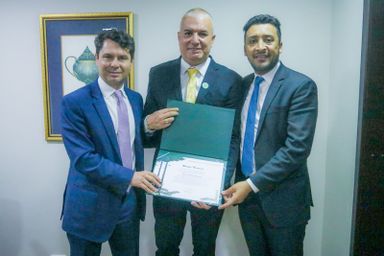 Marcelo Rodrigo Molinari recebe Menção Honrosa por sua contribuição à cultura no Paraná