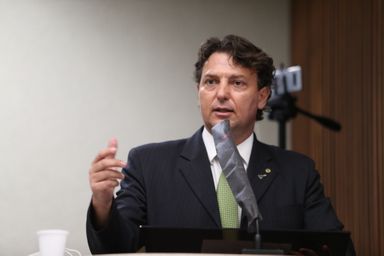 Deputados derrubam na justiça validade da Lei das Funerárias de Curitiba