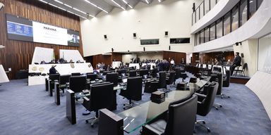 Relatório apresentado na Assembleia aponta o Paraná com a terceira maior disponibilidade de caixa do país