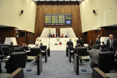 Projeto do Executivo que dispensa pagamento de dívidas de IPVA lançadas até 2007 é aprovado