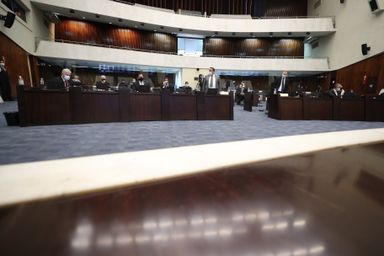 Projeto que regulamenta o transporte intermunicipal de cadáver avança na Assembleia Legislativa do Paraná
