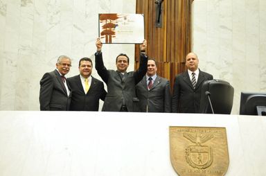 Assembleia outorga o título de Cidadão Honorário do Paraná ao bispo Sinvaldo Corrêa Coelho