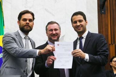 Deputados querem proibir o uso de canudos de plástico no Paraná