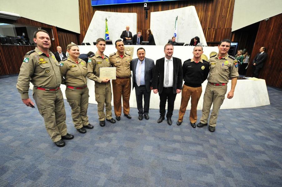 homenagem tenente aleixo