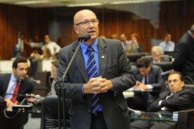Assembleia recebe mensagens do Governo do Estado propondo cortes de gastos públicos