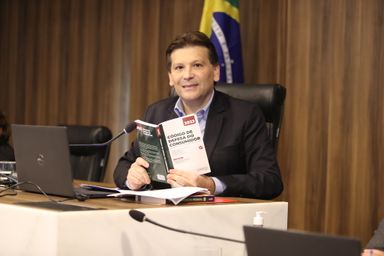 Audiência Pública debate problemas com revenda de veículos e serviços de telefonia e internet no Paraná