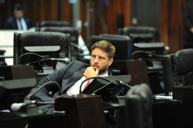 Deputados vão continuar na luta por pedágio mais barato no Paraná, garante Requião Filho