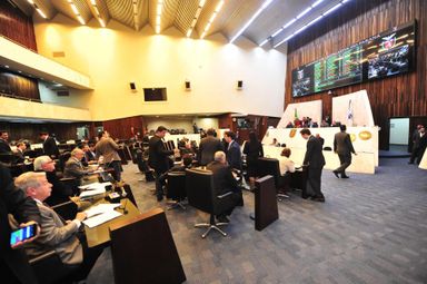 Assembleia aprova projetos que autorizam a doação de imóveis do Poder Executivo