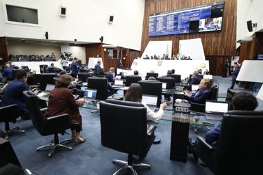 Avança projeto que amplia concessão de auxílio-alimentação aos servidores do Paraná
