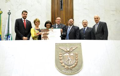 Assembleia entrega título de cidadania a  Cintia Peixoto