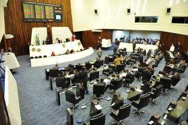 Assembleia aprova 15 projetos de lei e decide manter dois vetos