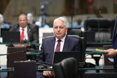 Proposta de Douglas Fabrício incentiva que cidadãos apresentem ideias para criação de novas leis