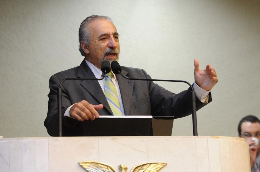 Política estadual no combate a dengue