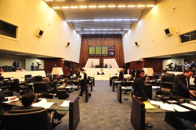 Projeto que proibia uso exclusivo de comandas como forma de cobrança em bares é rejeitado na Alep