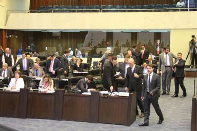 Projeto que garante transporte gratuito a idosos em linhas intermunicipais é aprovado na Alep em terceira votação