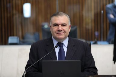 Deputado Ney Leprevost (União) propõe inclusão do teste da bochechinha no SUS e na rede pública de saúde do Paraná