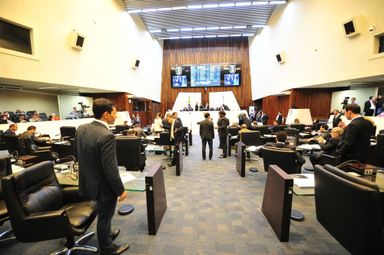 Deputados aprovam em primeiro turno projeto que isenta doadores de sangue de taxas em concursos públicos