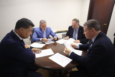 Projetos sobre administração pública e concessão de espaços avançam na Comissão de Fiscalização