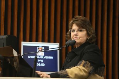 Procuradora da Mulher da ALEP manifesta repúdio ao assassinato de professora em Pinhão